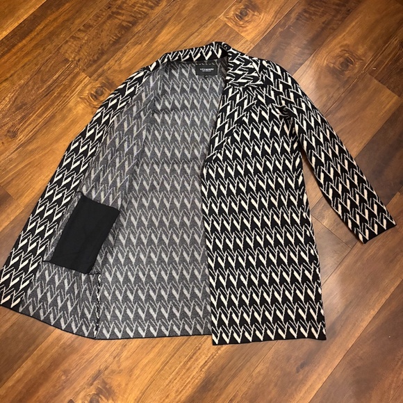 Open Front Sweater with Black & Cream Chevron Pattern - Small (NWT) - Picture 3 of 12